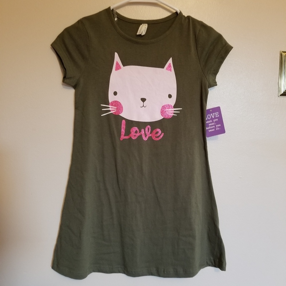 NWT. Long shirt size 7/8.
